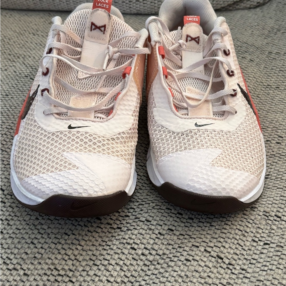 Nike METCON Women's Light Pink and Dark Pink Cross-Training Shoes - Picture 4 of 5